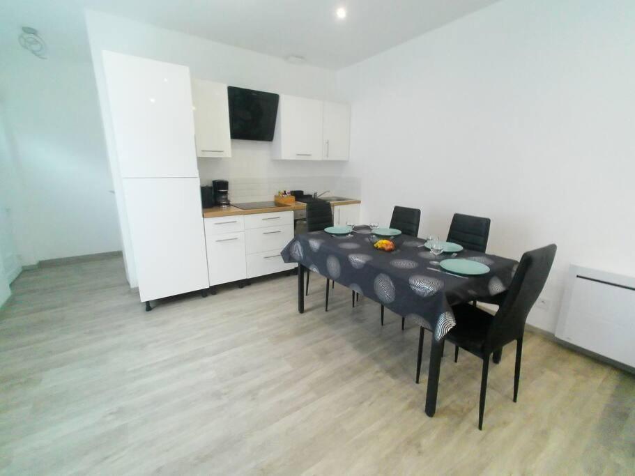 *Douceur Des Tropiques*Parisis Apartment Argenteuil Bagian luar foto