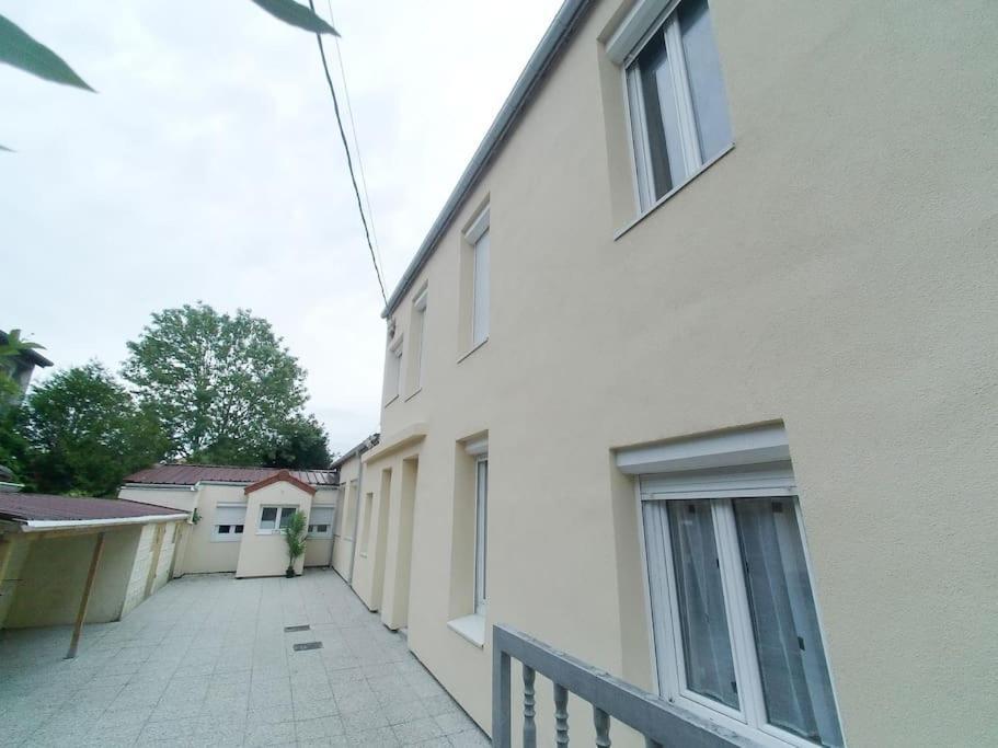 *Douceur Des Tropiques*Parisis Apartment Argenteuil Bagian luar foto
