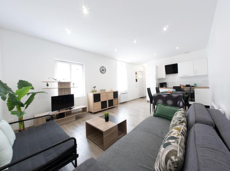 *Douceur Des Tropiques*Parisis Apartment Argenteuil Bagian luar foto